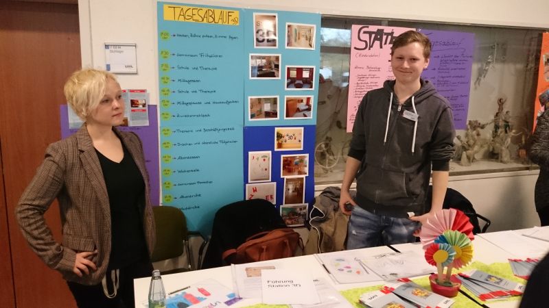 Thementisch beim Jubiläum der LWL-Klinik